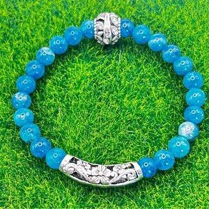 NWOT Genuine blue apatite with silver accents stretch bracelet